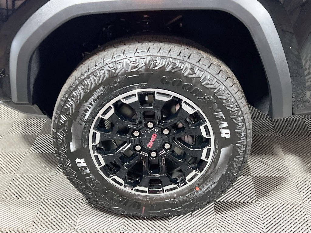 New 2026 GMC Canyon AT4 AWD/4WD image 24