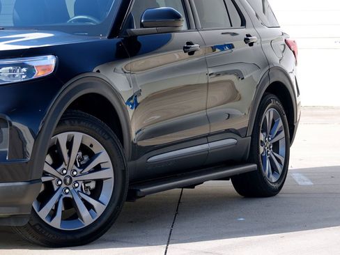 Used 2023 Ford Explorer XLT w/ Equipment Group 202A image 21