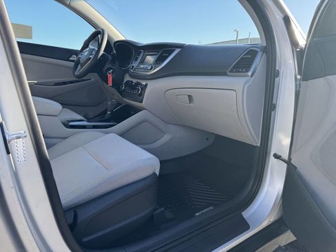 Used 2018 Hyundai Tucson SE AWD/4WD image 34