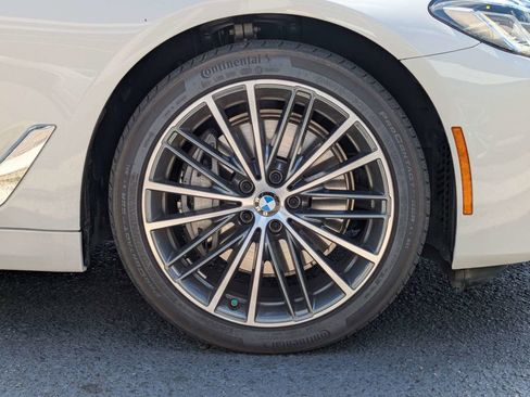 Used 2022 BMW 540i w/ M Sport Package RWD image 11
