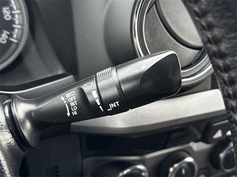 Used 2016 Toyota Tacoma TRD Sport image 26