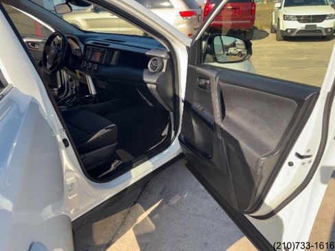 Used 2017 Toyota RAV4 LE image 28