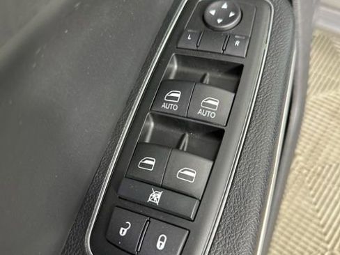 Used 2014 Chrysler 300 RWD image 24