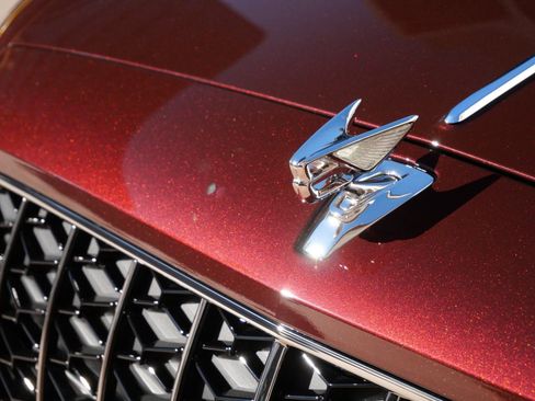 New 2026 Bentley Flying Spur Azure image 10