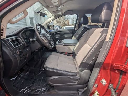 Used 2017 Nissan Titan S AWD/4WD image 15
