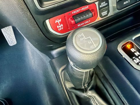 Used 2024 Jeep Wrangler Rubicon image 29