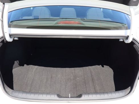 Used 2024 Hyundai Elantra SEL FWD image 24