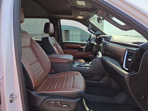 Used 2024 GMC Sierra 2500 Denali Ultimate AWD/4WD image 17