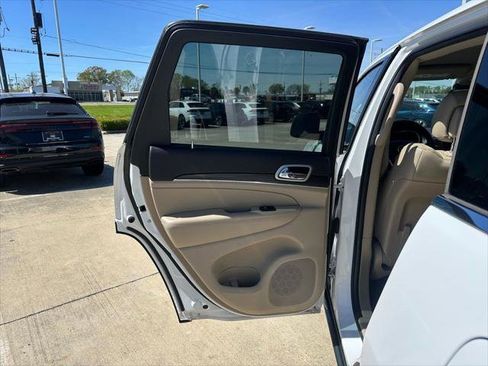 Used 2019 Jeep Grand Cherokee Limited AWD/4WD image 20