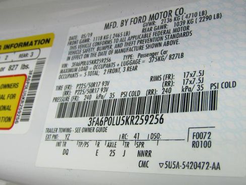 Used 2019 Ford Fusion SE FWD image 17
