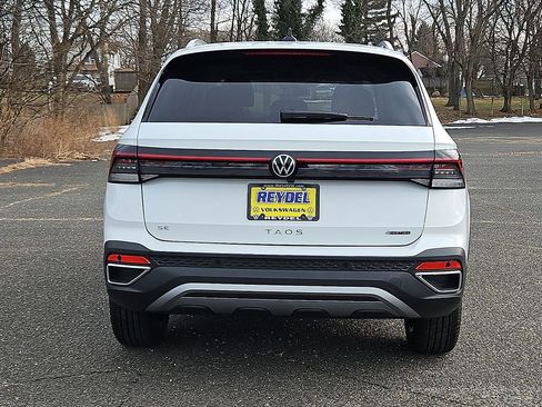 New 2026 Volkswagen Taos SE AWD/4WD image 5