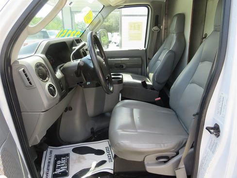 Used 2018 Ford E-350 and Econoline 350 Super Duty w/ Power Windows & Locks Group RWD image 4