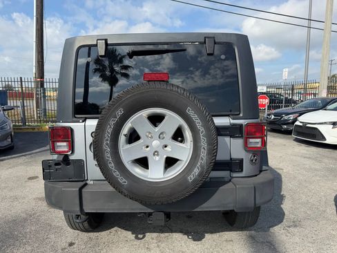 Used 2014 Jeep Wrangler Unlimited Sport w/ Quick Order Package 24S AWD/4WD image 5