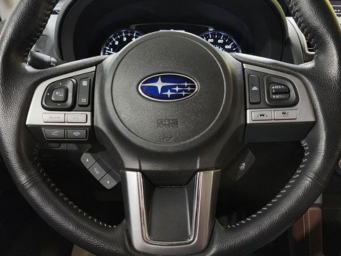 Used 2017 Subaru Forester 2.5i Touring AWD/4WD image 18