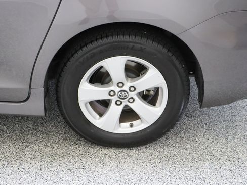 Used 2018 Toyota Sienna LE FWD image 10