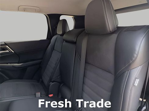 Used 2023 Mitsubishi Outlander SE image 46