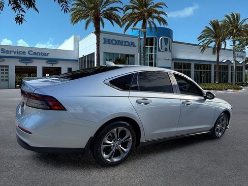 Used 2023 Honda Accord EX image 8