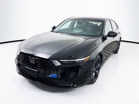 Used 2024 Honda Accord Sport image 3