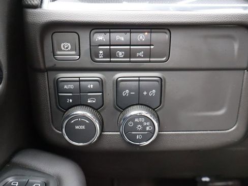 Used 2025 Chevrolet Tahoe RST w/ Comfort Package AWD/4WD image 14
