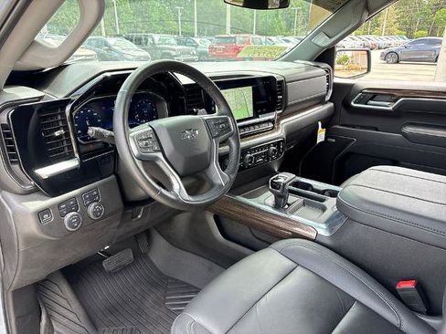 Used 2025 Chevrolet Silverado 1500 RST AWD/4WD image 6