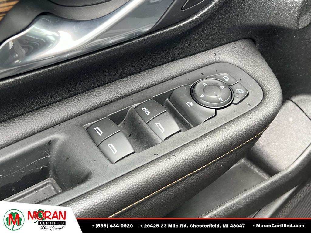 Used 2020 GMC Terrain SLE w/ Driver Convenience Package FWD image 16
