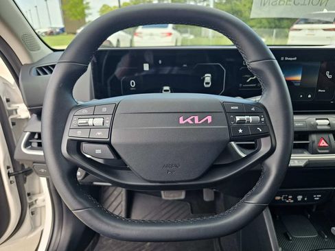 Used 2025 Kia K4 EX FWD image 25