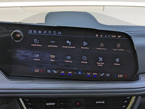 New 2025 Chevrolet Suburban Premier image 19