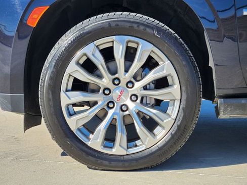 Used 2023 GMC Yukon Denali AWD/4WD image 11