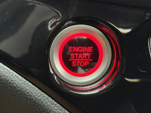 Used 2018 Honda Pilot Elite image 25