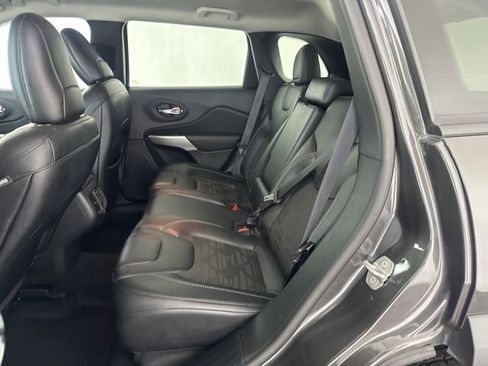 Used 2022 Jeep Cherokee Latitude image 24