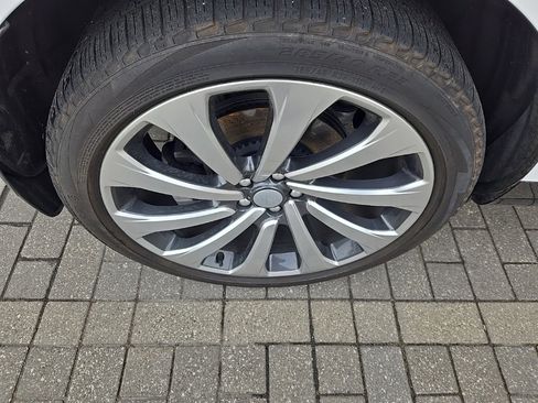 Used 2023 Land Rover Range Rover SE image 12