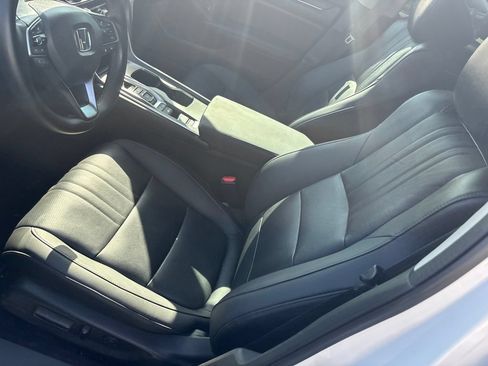 Used 2022 Honda Accord Touring image 16