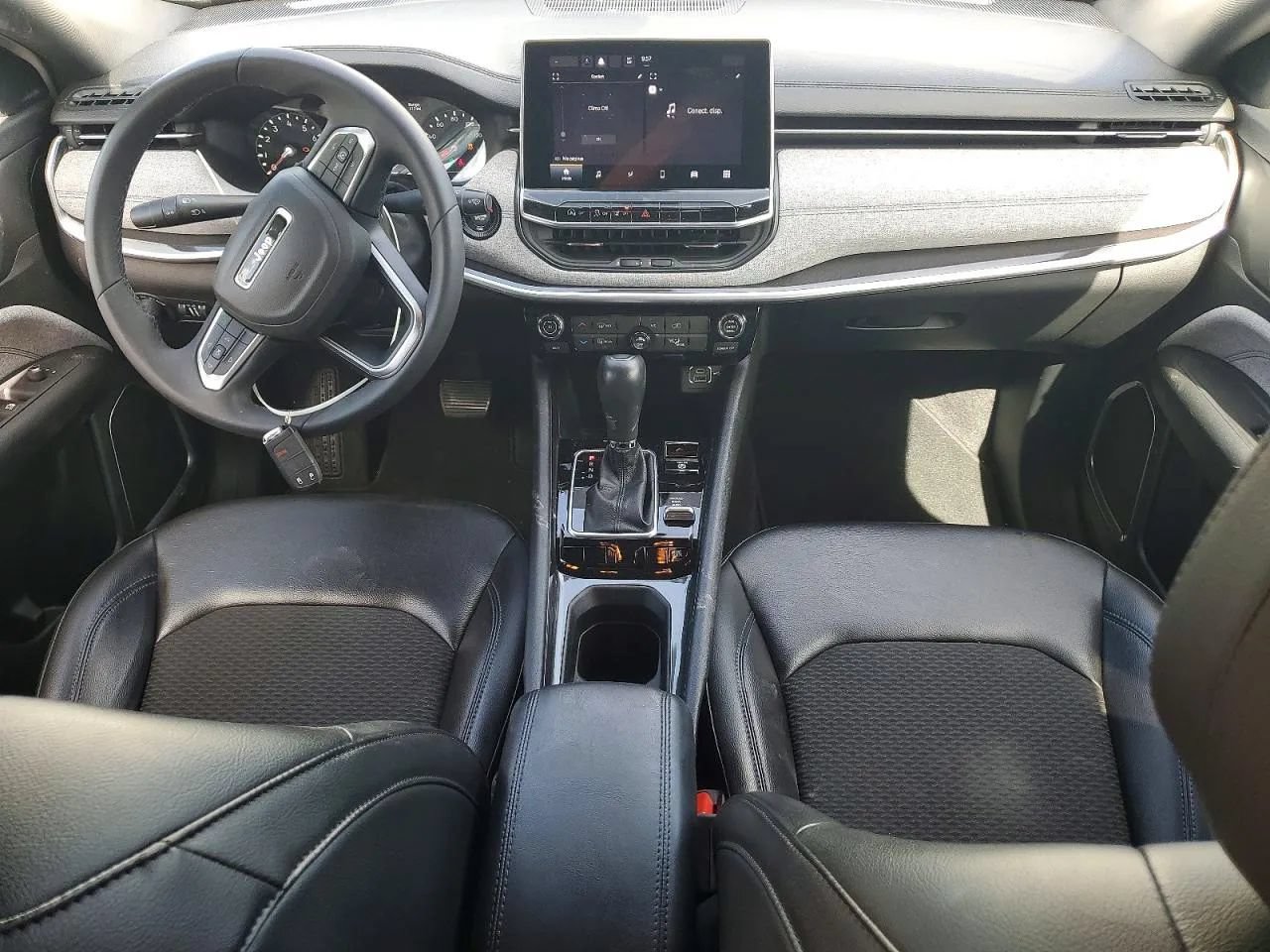 Used 2023 Jeep Compass Latitude AWD/4WD image 8