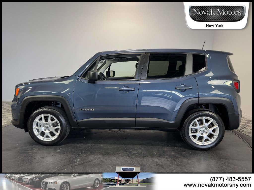 Used 2023 Jeep Renegade Latitude AWD/4WD image 5