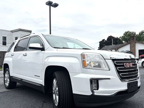 Used 2017 GMC Terrain SLT w/ Open Road Package AWD/4WD image 3