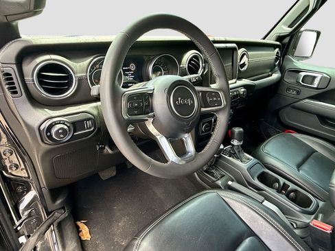 Used 2023 Jeep Gladiator Overland w/ Popular Equipment Package AWD/4WD image 12