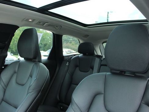 Used 2023 Volvo XC60 B5 Plus w/ Climate Package AWD/4WD image 15
