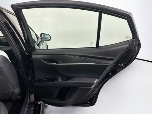 Used 2025 Toyota Camry SE FWD image 30
