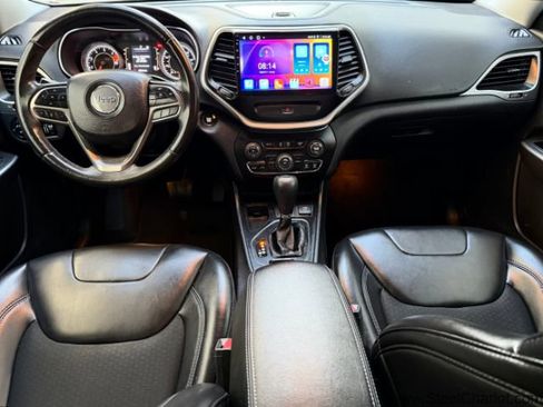 Used 2019 Jeep Cherokee Latitude Plus FWD image 10