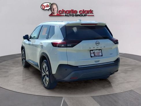 Used 2022 Nissan Rogue SV w/ SV Premium Package FWD image 4