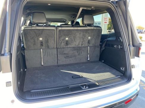 Used 2024 Jeep Wagoneer 2WD image 23