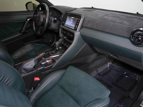 Used 2021 Nissan GT-R Premium AWD/4WD image 20