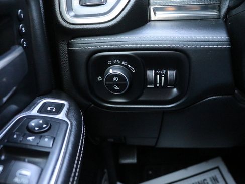 Used 2019 RAM 2500 Limited AWD/4WD image 12