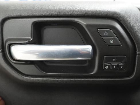 Used 2020 Chevrolet Silverado 1500 High Country w/ Technology Package AWD/4WD image 13