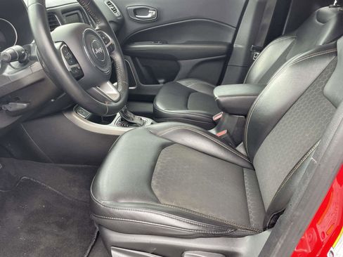Used 2018 Jeep Compass Latitude image 12