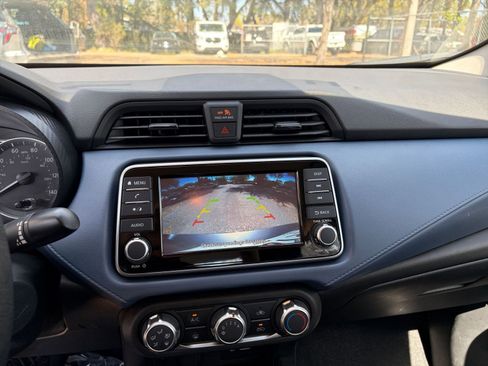 Used 2025 Nissan Versa SV image 21