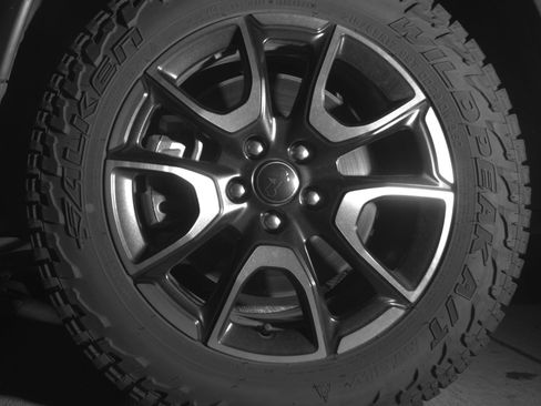 Used 2025 Jeep Compass Trailhawk AWD/4WD image 12