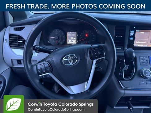 Used 2015 Toyota Sienna LE AWD/4WD image 9