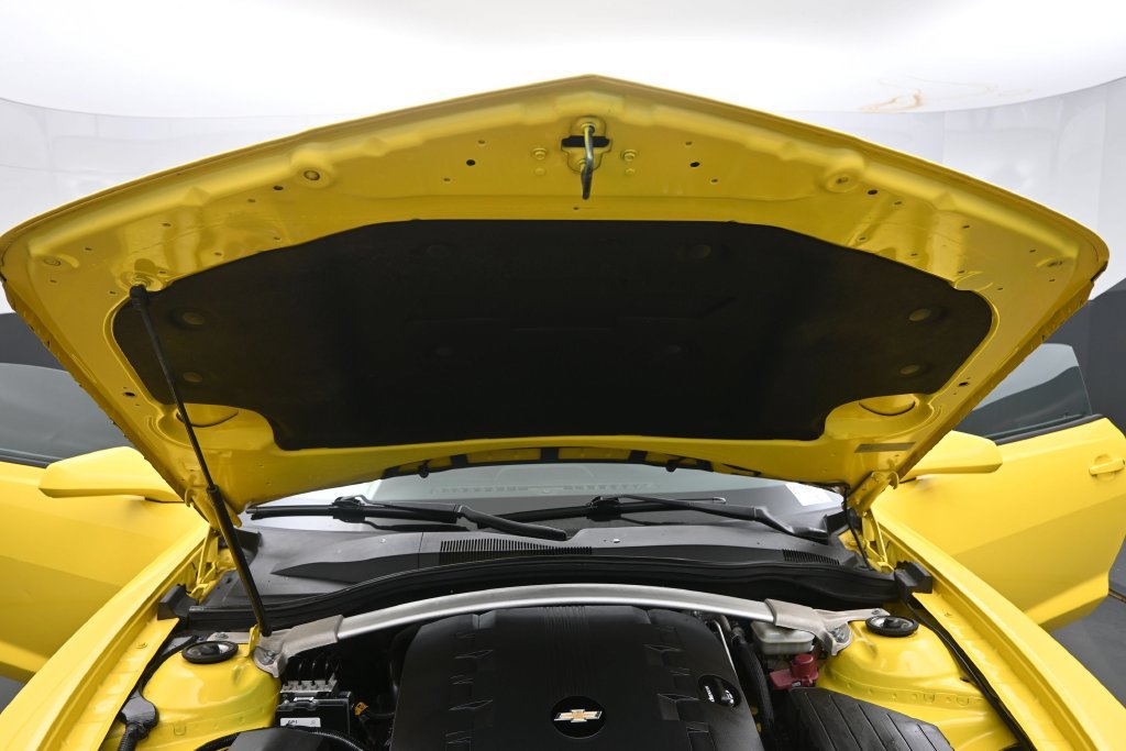 Used 2015 Chevrolet Camaro LT RWD image 37