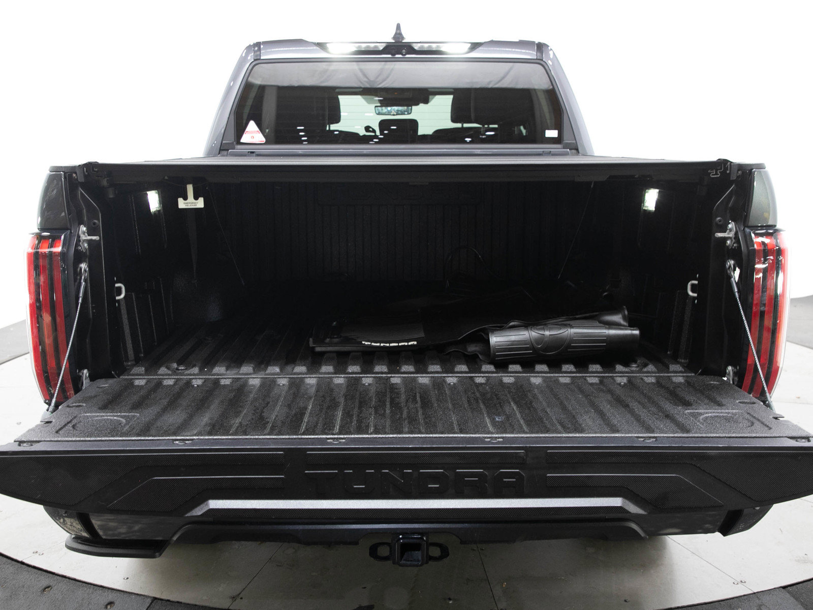 Used 2024 Toyota Tundra Platinum AWD/4WD image 17